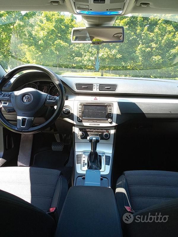 Begagnad VW Passat 2010 Grå Sportkupé