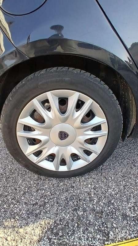 Usata Lancia Ypsilon Gold 69 CV (50 kW) 2013 Nero Utilitaria