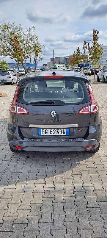 Grigio Usata 2011 Renault Scénic III Dynamique Monovolume | 3000 € (Buon prezzo) - Immagine 1/4