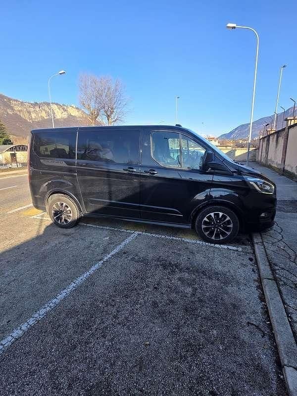 Usata Ford Tourneo Custom Sport 185 CV (136 kW) 2020 Nero Furgone