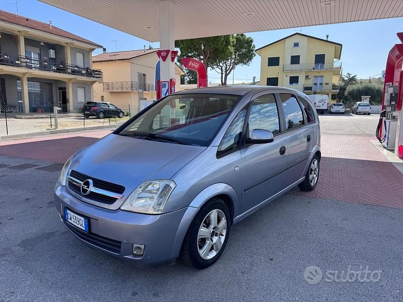 Usata Opel Meriva Enjoy 90 CV (66 kW) 2005 Grigio Monovolume