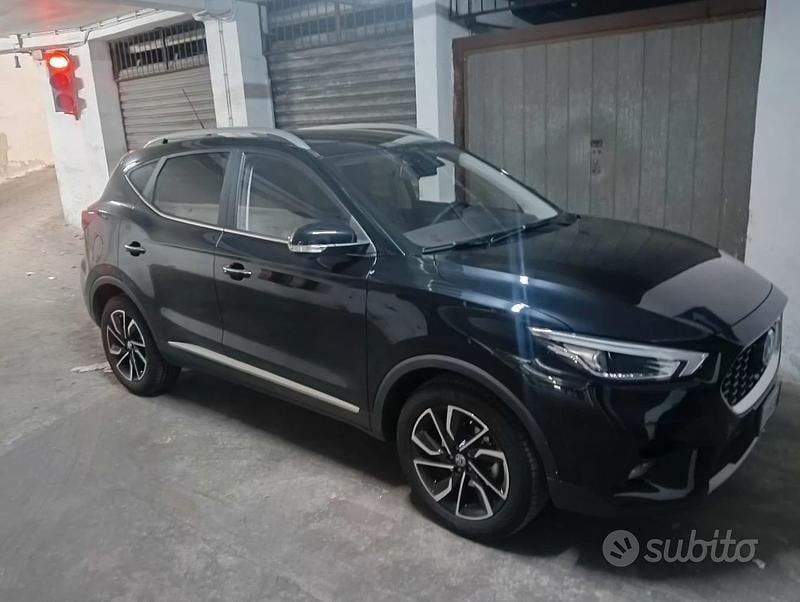 Usata MG ZS 111 CV (81 kW) 2024 Nero Berlina