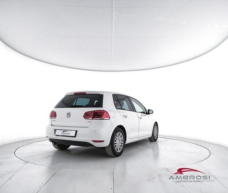 Usata VW Golf VII Highline 104 CV (76 kW) 2012 Bianco