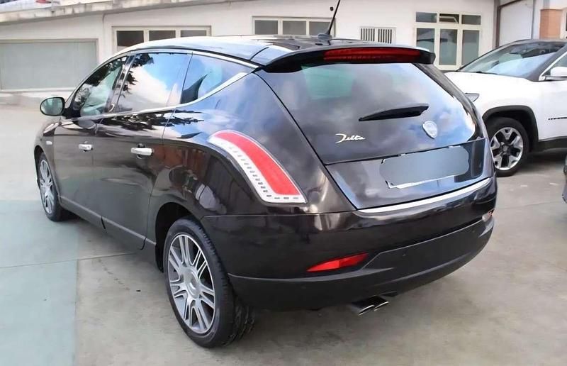 Usata Lancia Delta 90 CV (66 kW) 2000 Utilitaria