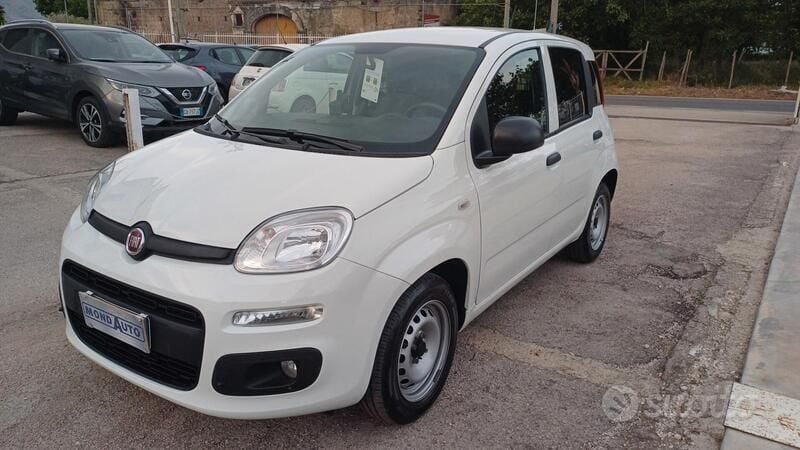 Usata Fiat Panda Street 70 CV (51 kW) 2022 Bianco Utilitaria