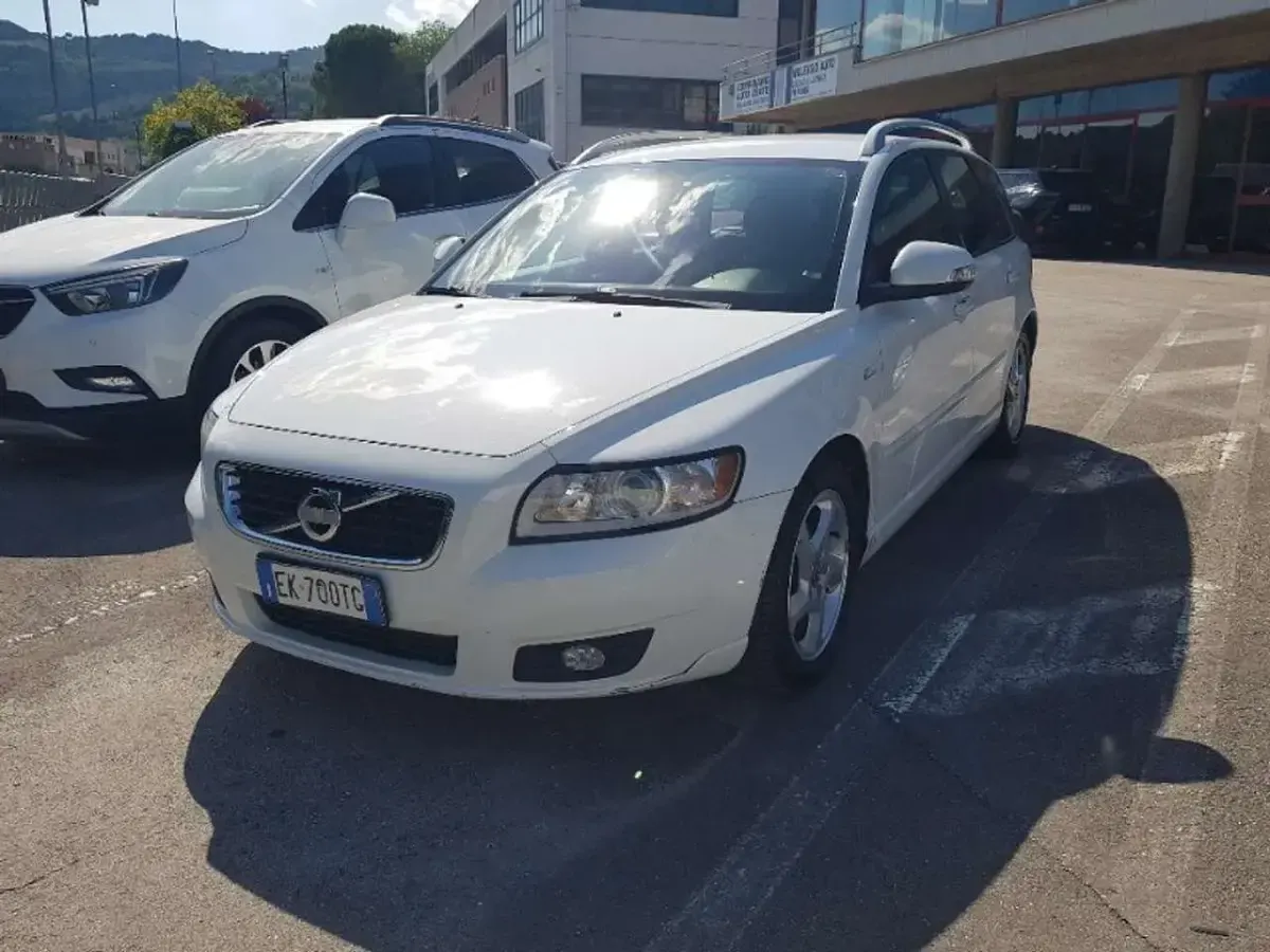 Usata Volvo V50 Plus 114 CV (83 kW) 2011 Bianco Station wagon