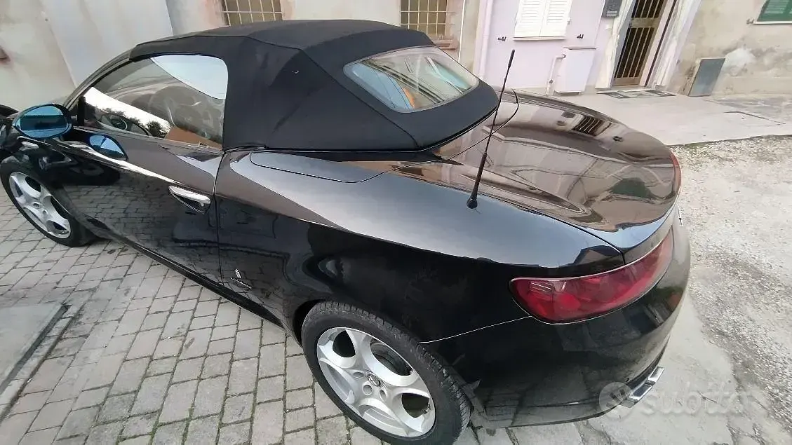Usata Alfa Romeo Spider 210 CV (154 kW) 2007 Nero Cabrio