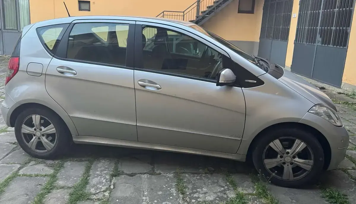 Usata Mercedes A150 Avantgarde Edition 95 CV (69 kW) 2010 Argento Monovolume
