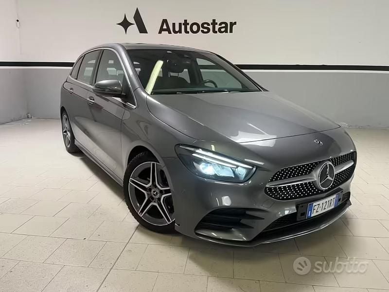 Usata Mercedes B200 Premium 150 CV (110 kW) 2019 Grigio Monovolume
