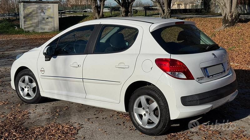 Usata Peugeot 207 68 CV (50 kW) 2011 Bianco Berlina