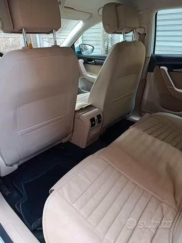 Usata VW Passat 105 CV (77 kW) 2012 Grigio Station wagon