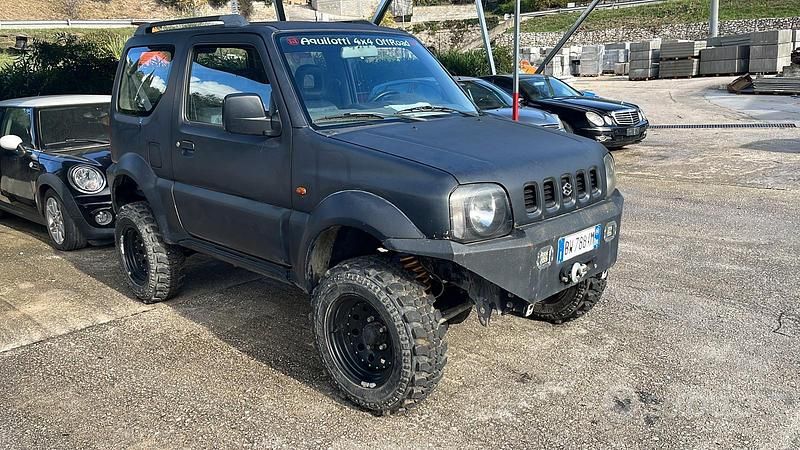 Usata Suzuki Jimny 80 CV (58 kW) 2001 Nero SUV