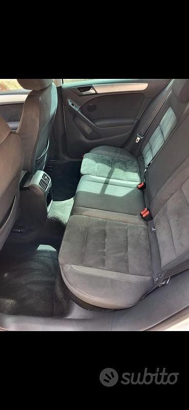 Usata VW Golf VI 140 CV (102 kW) 2010 Bianco Utilitaria