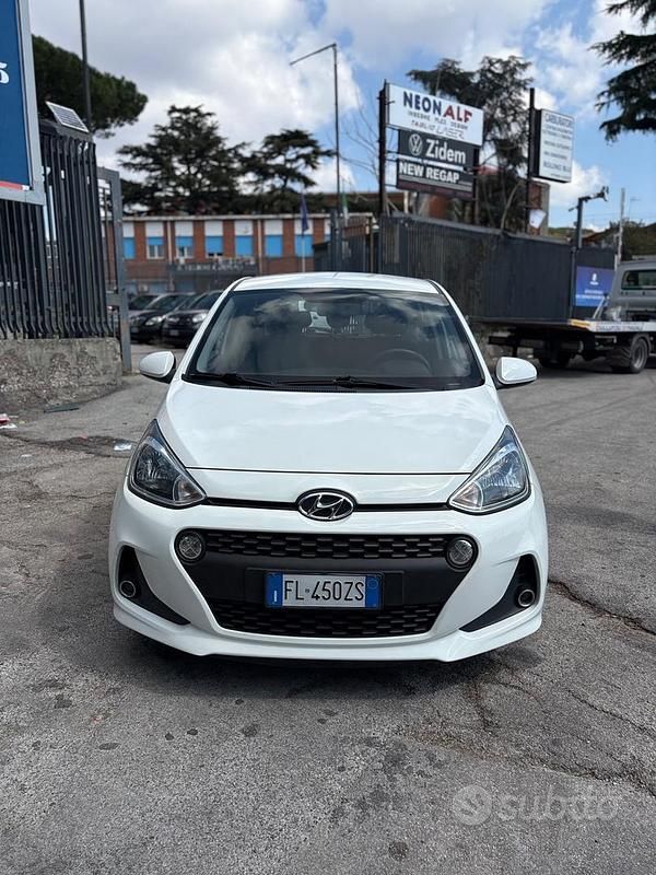 Gebraucht Hyundai i10 69 PS (50 kW) 2017 Weiß Kleinwagen