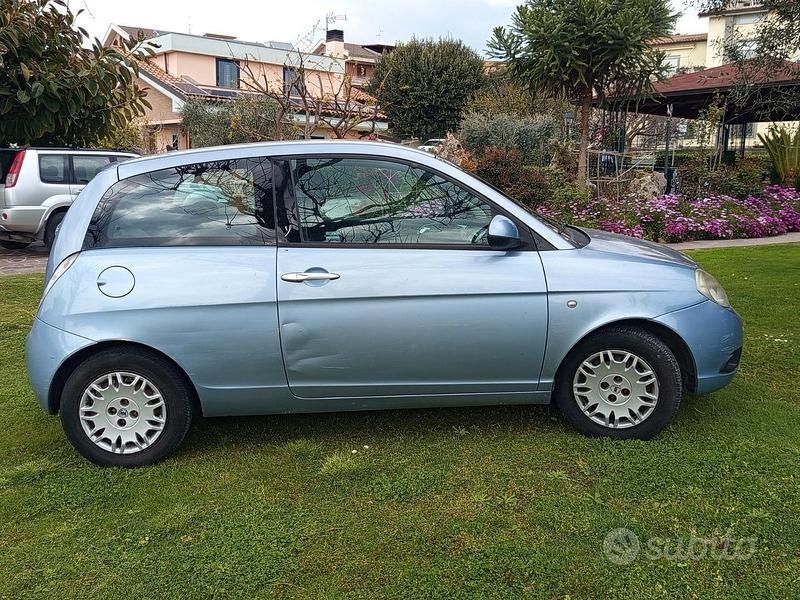 Usata Lancia Ypsilon 77 CV (56 kW) 2010 Blu Utilitaria