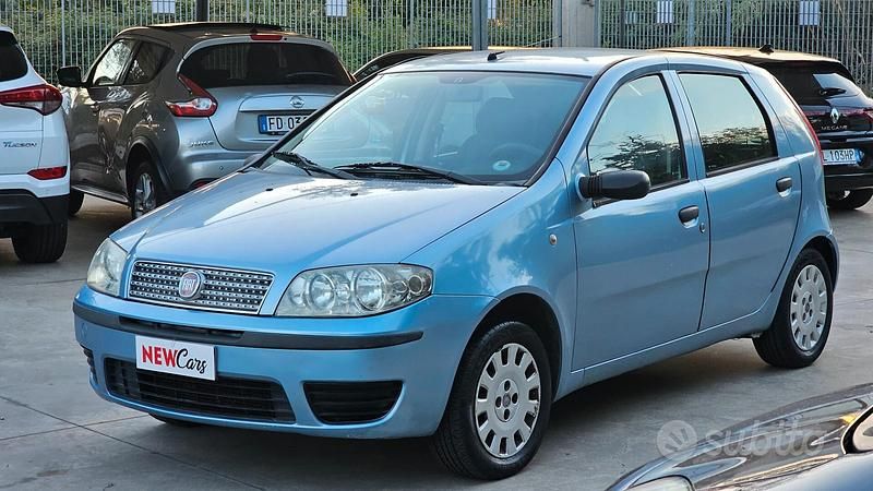 Usata Fiat Punto Active 60 CV (44 kW) 2010 Blu Berlina