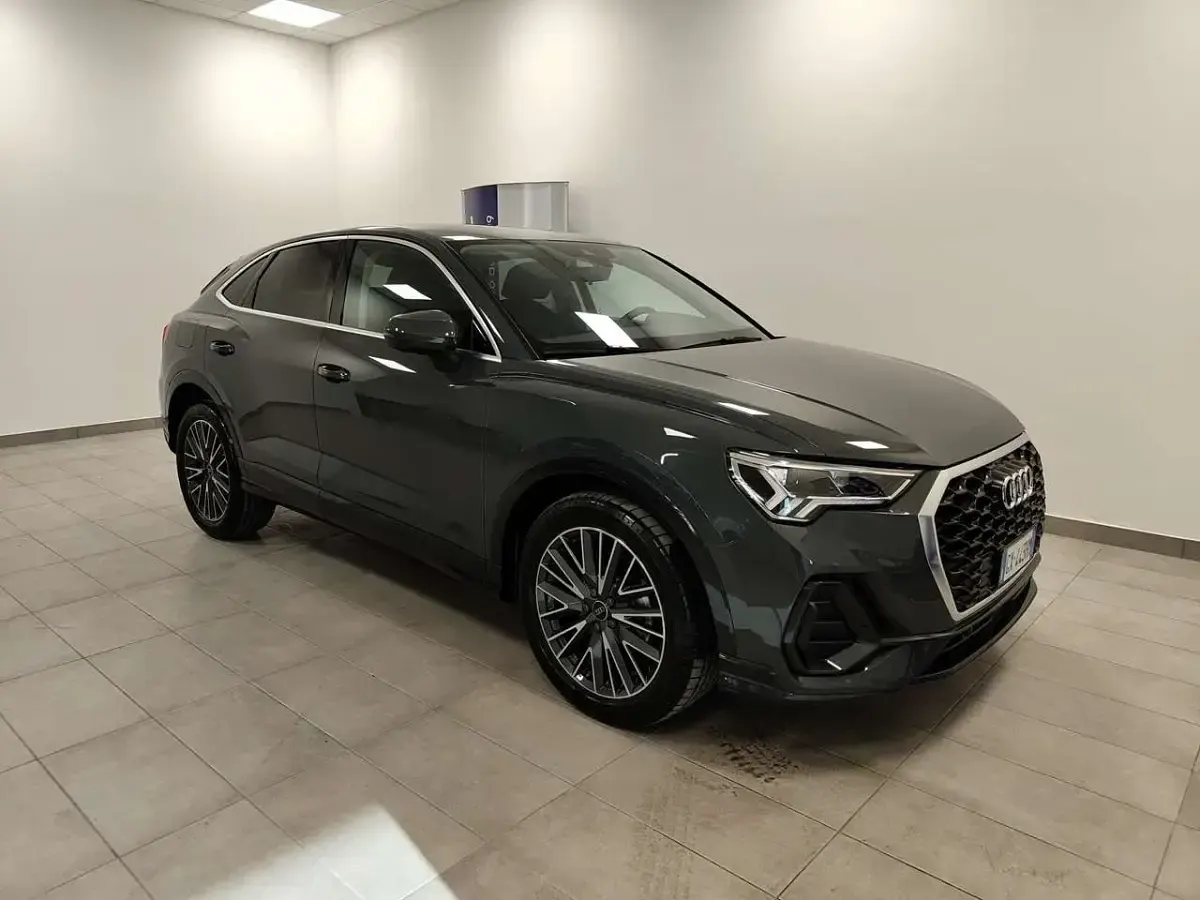Usata Audi Q3 Sportback 150 CV (110 kW) 2024 Grigio SUV