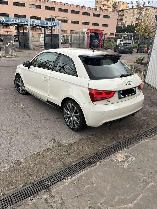 Usata Audi A1 Ambition 105 CV (77 kW) 2011 Berlina