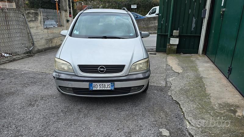Grigio Usata 1999 Opel Zafira Monovolume | 1500 € (Buon prezzo) - Immagine 1/2