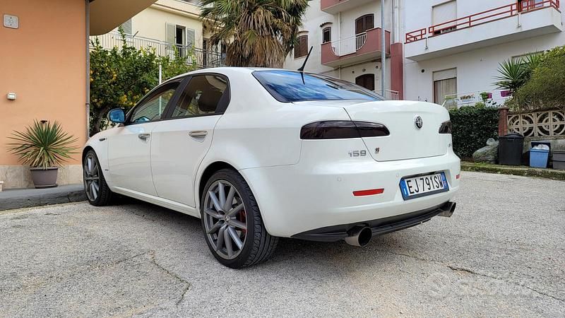 Usata Alfa Romeo 159 170 CV (125 kW) 2011 Bianco Berlina