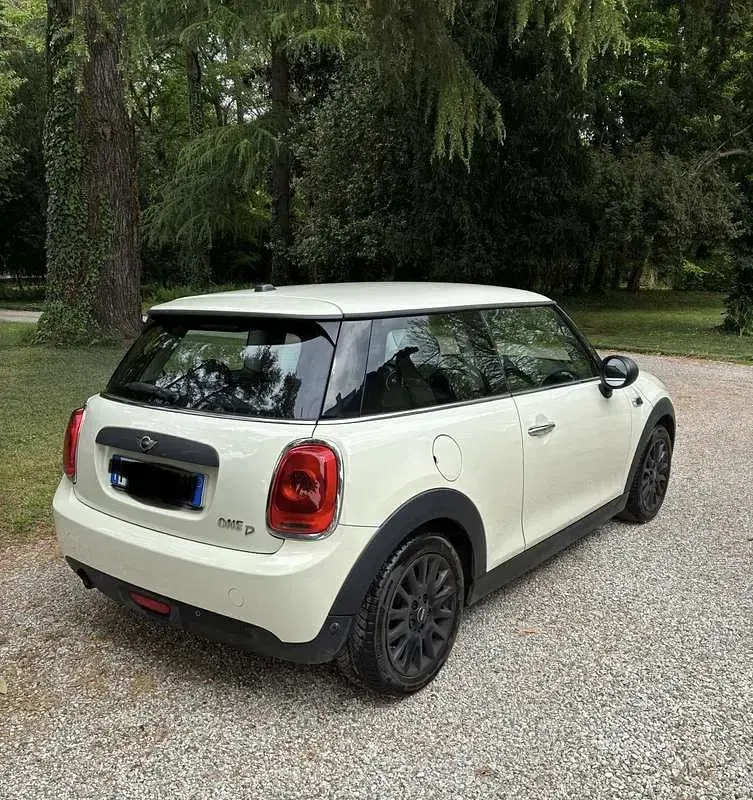 Usata Mini One D 95 CV (69 kW) 2017 Utilitaria
