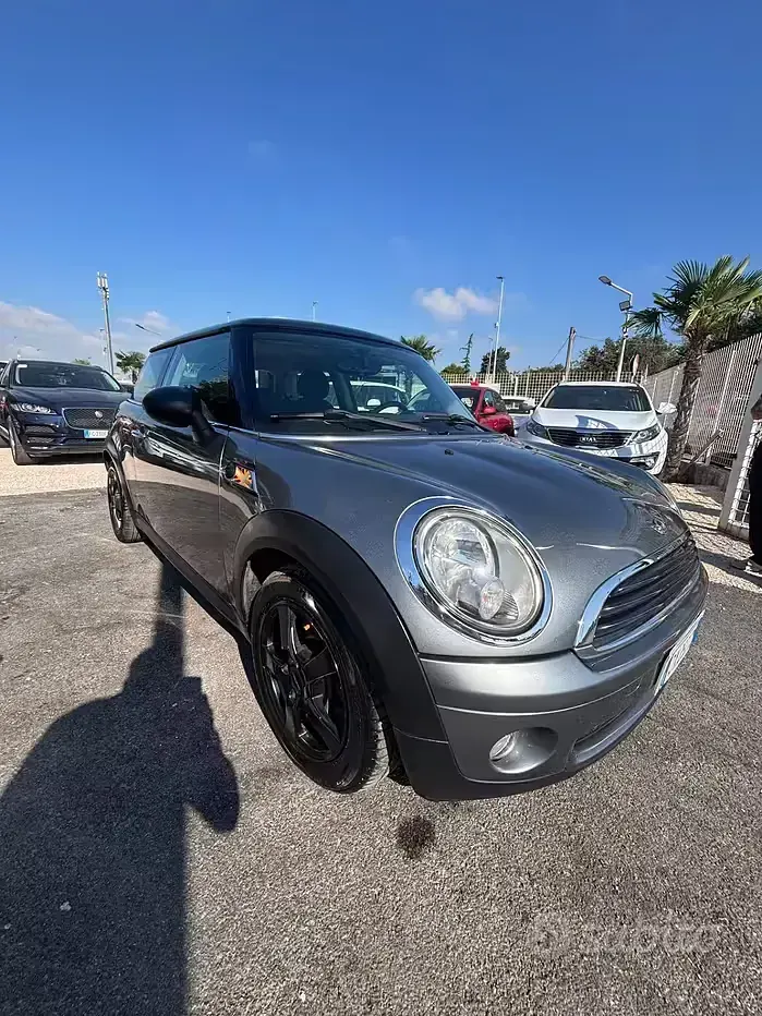 Usata Mini ONE 75 CV (55 kW) 2010 Grigio Utilitaria