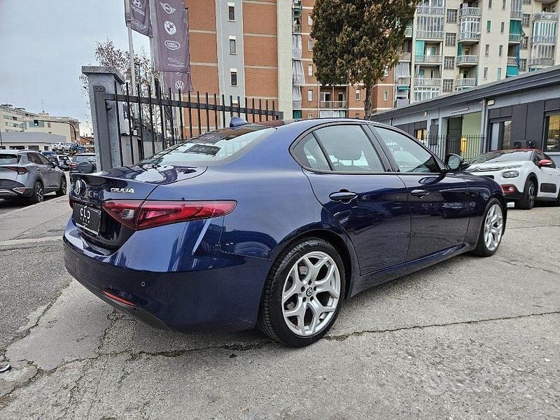 Usata Alfa Romeo Giulia Executive 160 CV (117 kW) 2019 Blu Berlina