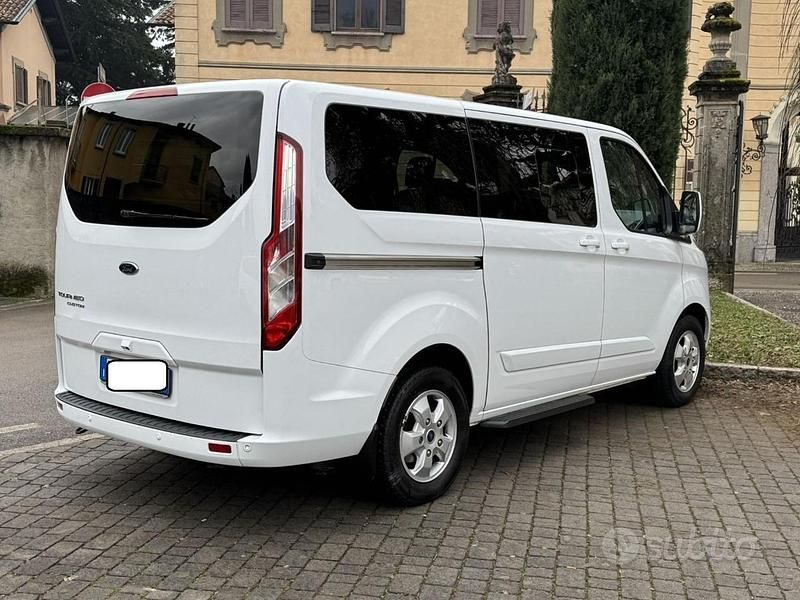 Usata Ford Tourneo Titanium 170 CV (125 kW) 2017 Bianco Monovolume