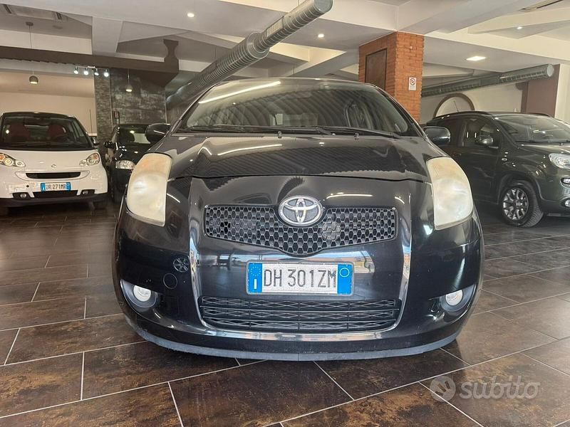 Usata Toyota Yaris Sol 87 CV (63 kW) 2007 Nero Utilitaria