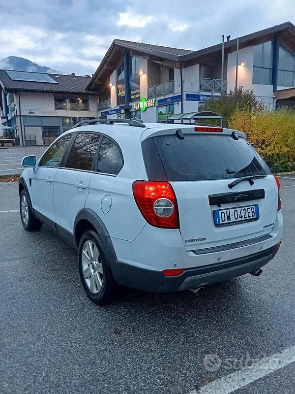 Usata Chevrolet Captiva 190 CV (139 kW) 2009 Bianco SUV