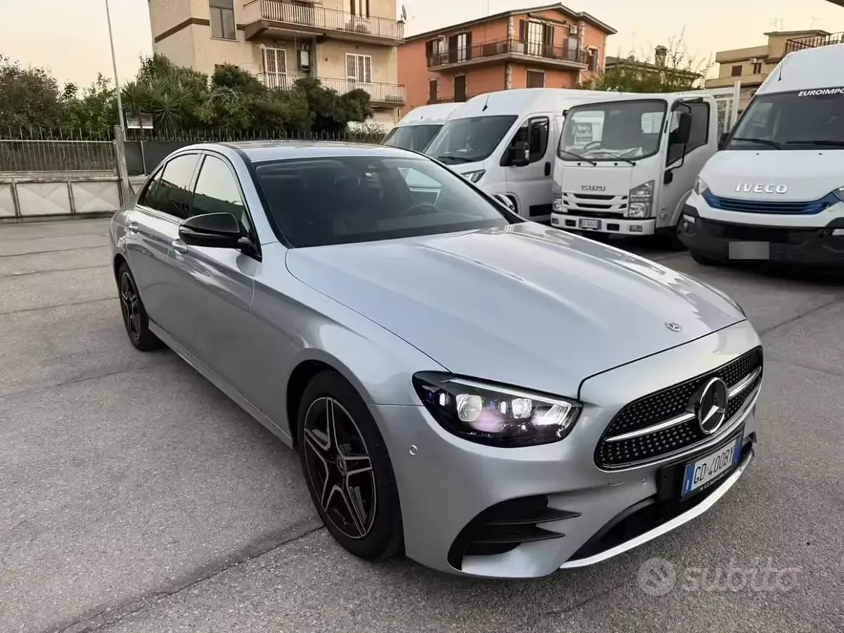 Usata Mercedes E220 2021 Grigio Berlina