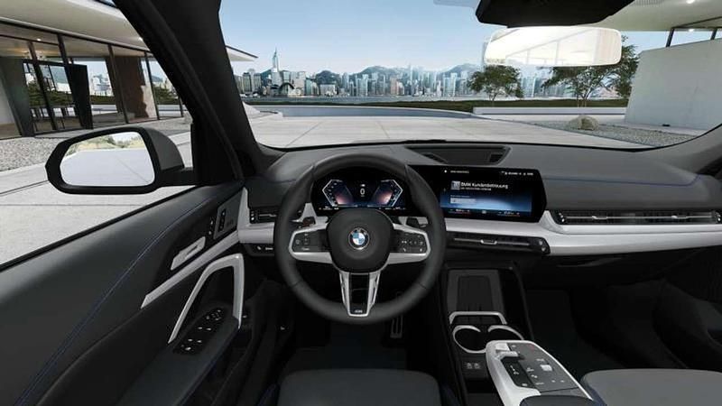 Nuova BMW X1 M Sport 163 CV (119 kW) 2026 Frozen pure grey metallizzato SUV