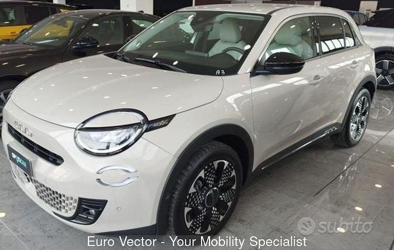 Usata Fiat 600 La Prima 110 CV (80 kW) 2025 Beige SUV