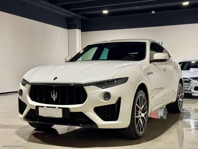 Bianco Usata 2019 Maserati Levante SUV | 35.500 € (Ottimo prezzo) - Immagine 1/4