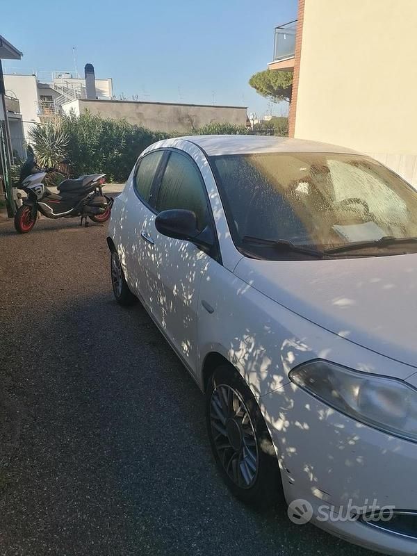 Usata Lancia Ypsilon 2011 Bianco Utilitaria