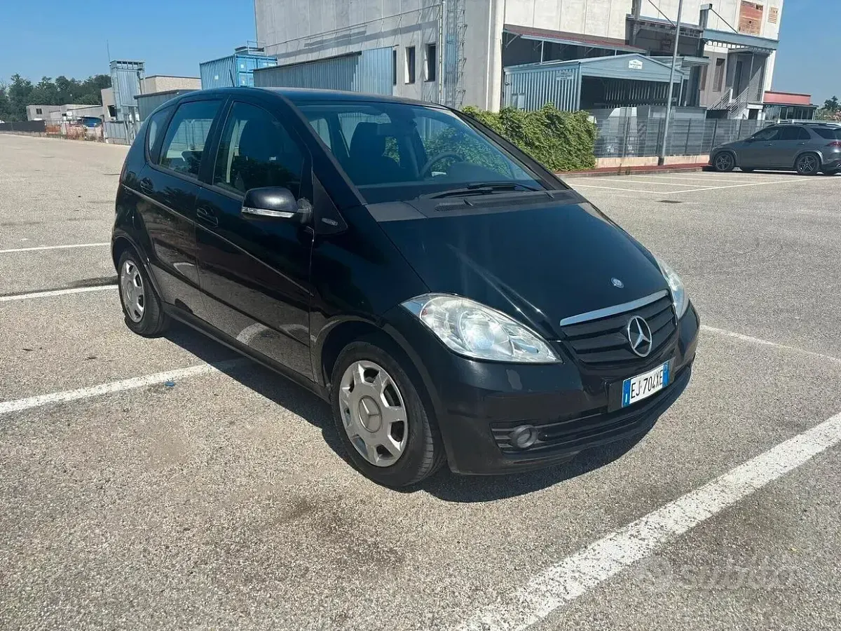 Usata Mercedes A160 Edition 95 CV (69 kW) 2011 Nero Utilitaria