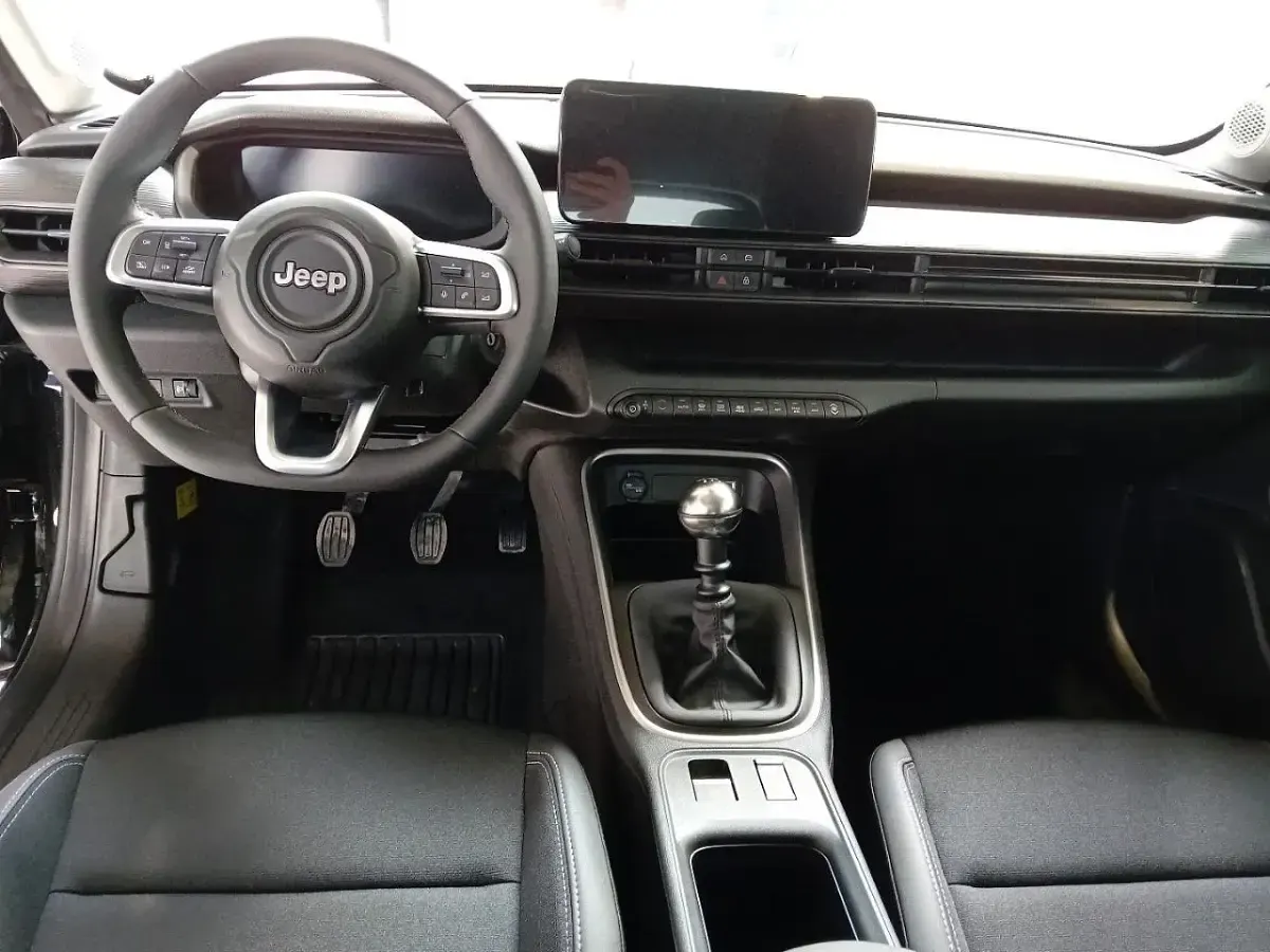 Usata Jeep Avenger Altitude 101 CV (74 kW) 2024 Nero SUV