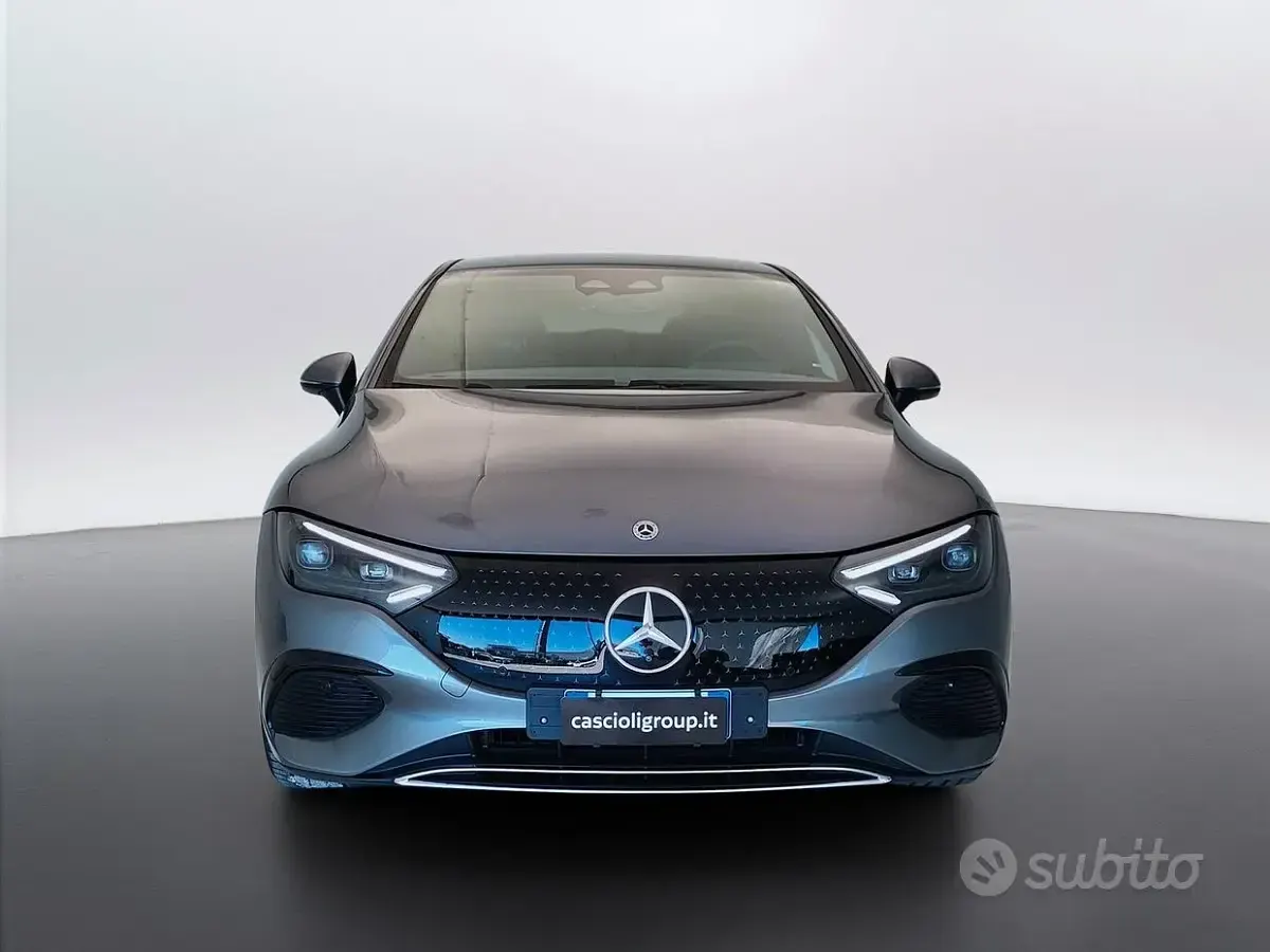 Usata Mercedes EQE350 Premium 135 kW (184 CV) 2026 Grigio selenite Berlina