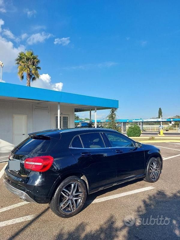 Usata Mercedes GLA200 136 CV (100 kW) 2016 Nero SUV