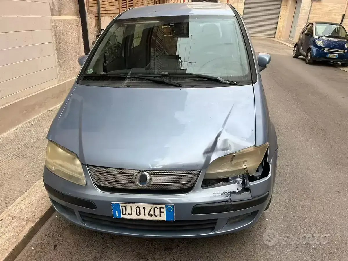 Usata Fiat Idea 69 CV (50 kW) 2007 Bluazzurro Monovolume