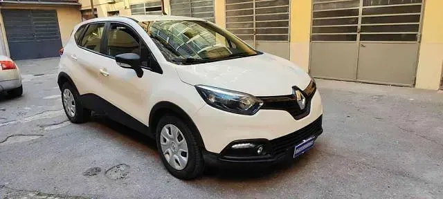 Usata Renault Captur Life 90 CV (66 kW) 2016 Beige pastello SUV