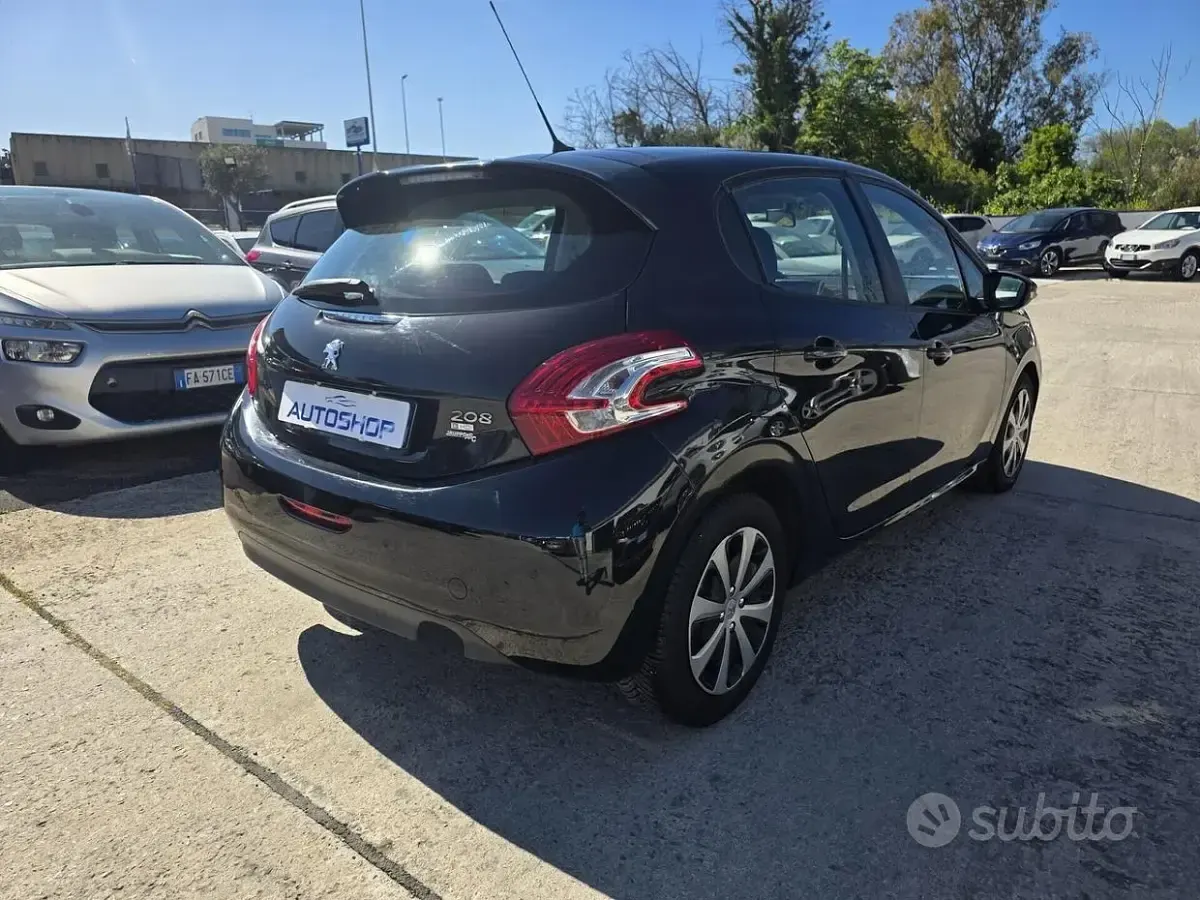 Usata Peugeot 208 Active 68 CV (50 kW) 2012 Nero Utilitaria