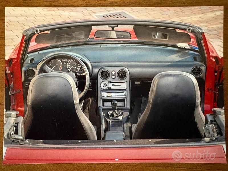 Usata Mazda MX5 116 CV (85 kW) 1992 Rosso Cabrio