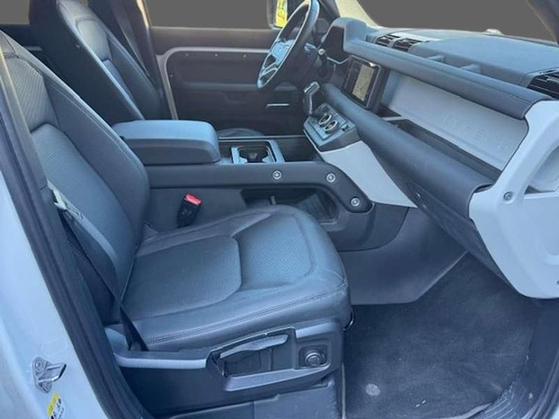 Usata Land Rover Defender S 200 CV (147 kW) 2023 Fuji white SUV