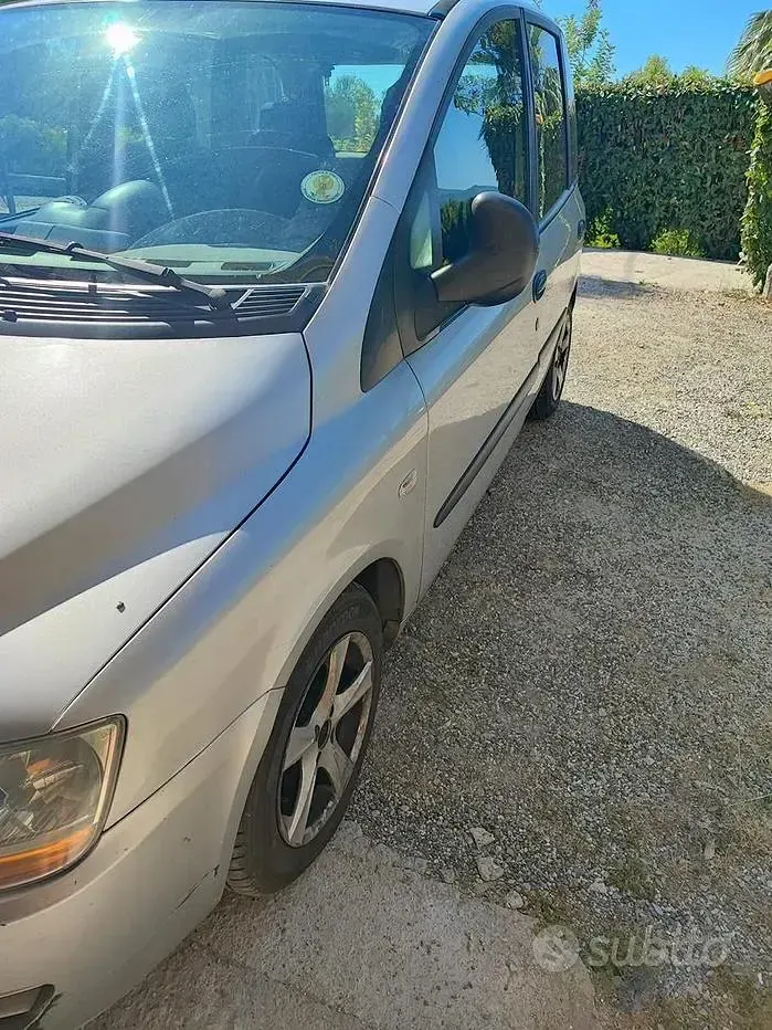 Usata Fiat Multipla 120 CV (88 kW) 2006 Grigio Monovolume