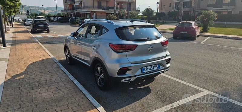 Usata MG ZS 106 CV (77 kW) 2023 Grigio Berlina