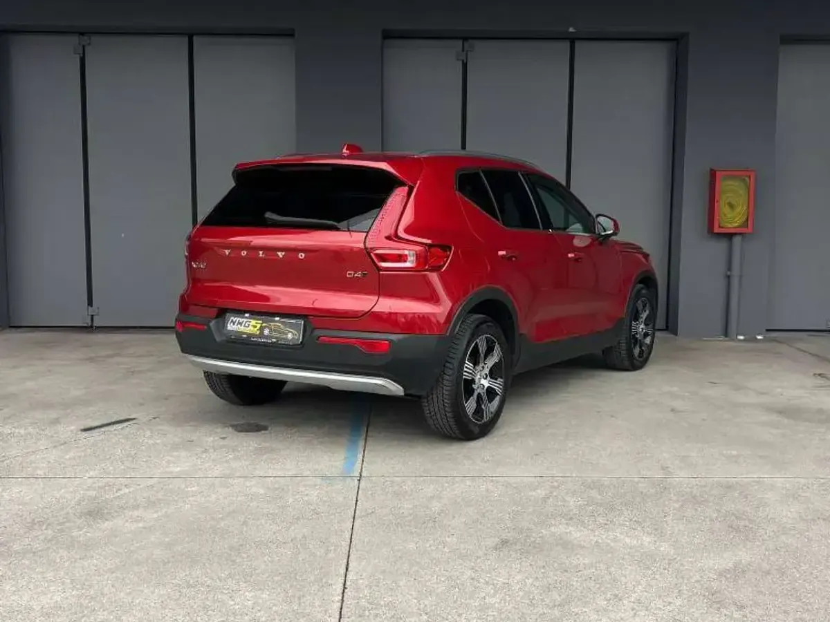 Usata Volvo XC40 Inscription 190 CV (139 kW) 2020 Rosso SUV