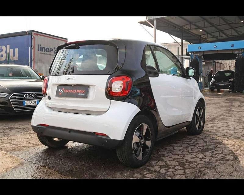Usata Smart ForTwo Coupé Passion 41 kW (56 CV) 2021 Bianco Utilitaria