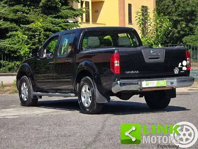 Usata Nissan Navara 190 CV (139 kW) 2014 Nero Pick-up