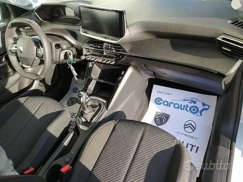 Nuova Peugeot 208 Style 101 CV (74 kW) 2025 Bianco Utilitaria